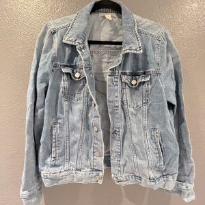 JEAN JACKET - MEDIUM